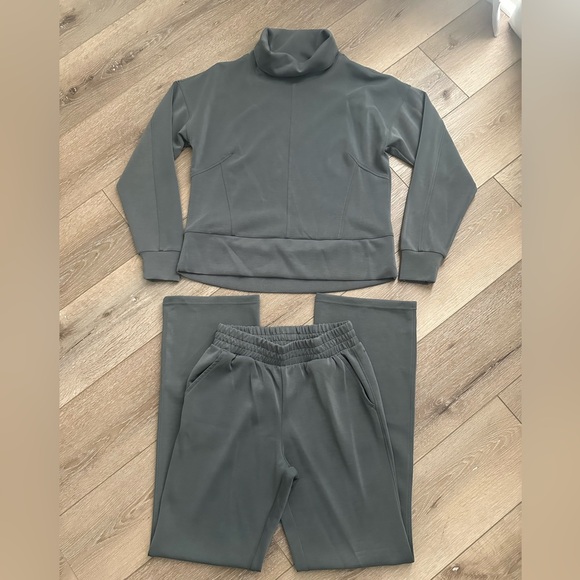 Danskin two piece set - Picture 1 of 4
